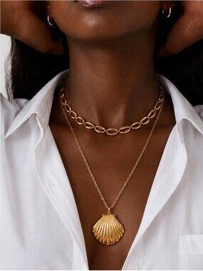 New! Coastal Gold Shell Necklace Stack Set NWOT 5036